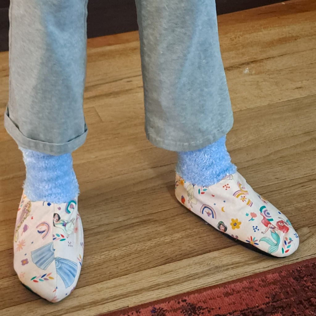 Fuzzy Slipper Socks Kit